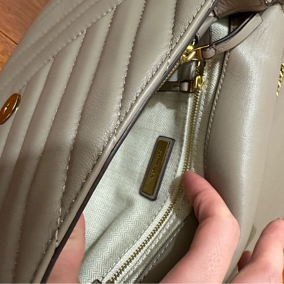 Tory Burch Kira Chevron - Picture 8 of 10